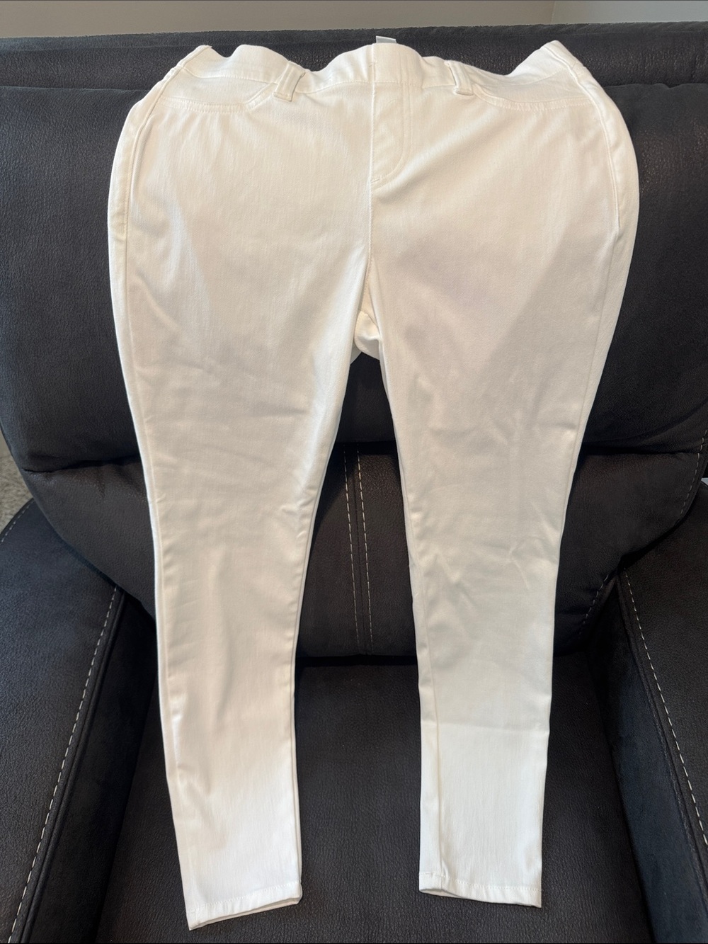 Women’s Amazon Essentials White Stretch Jeggings